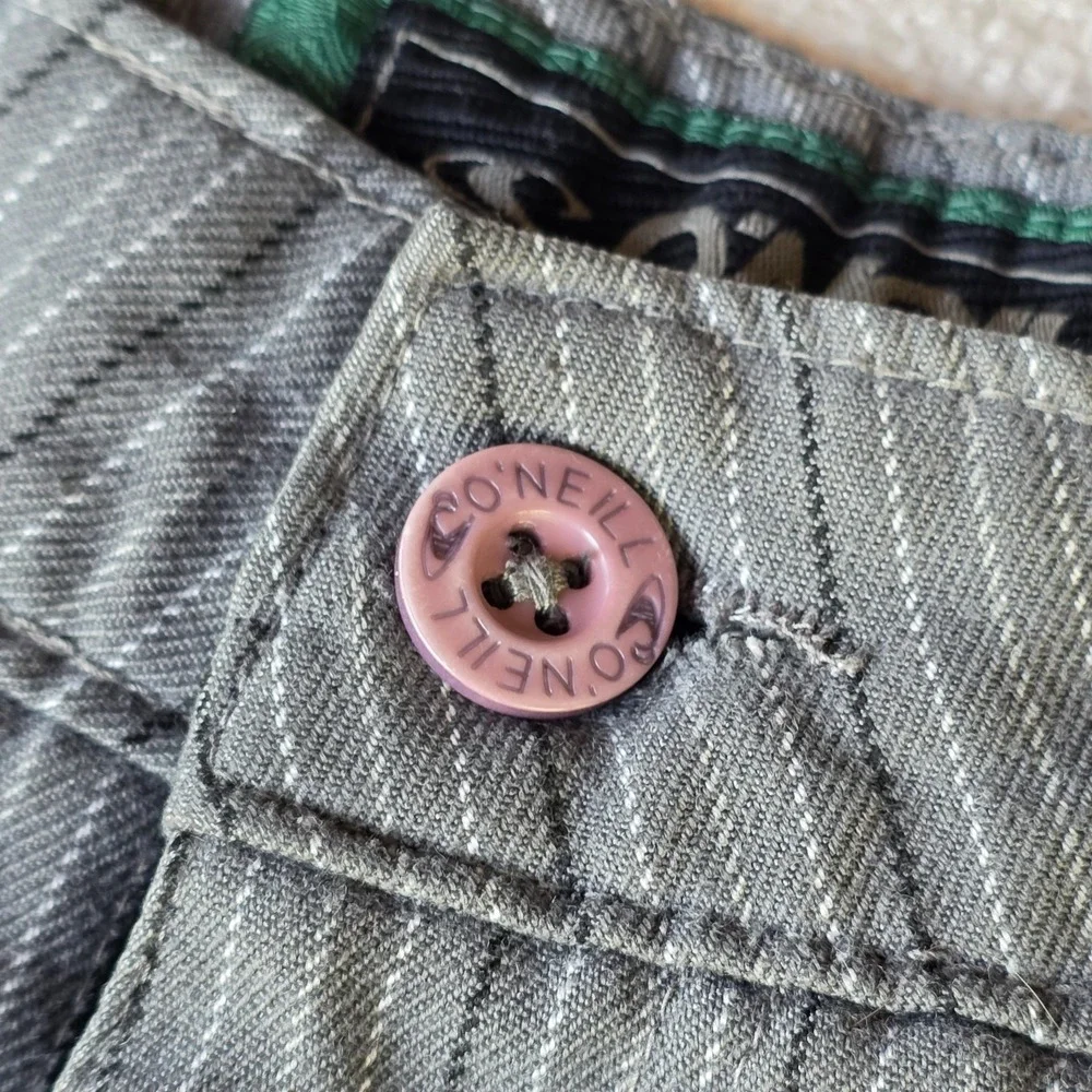 O'Neill Shorts Mens 33 Gray black striped Chino‎ Shorts Flat Front Zip Fly Surf